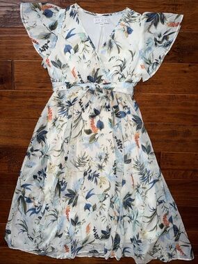 Ivy City Co Kids Mini Lyla Dress in Ivory Floral, size 9/10